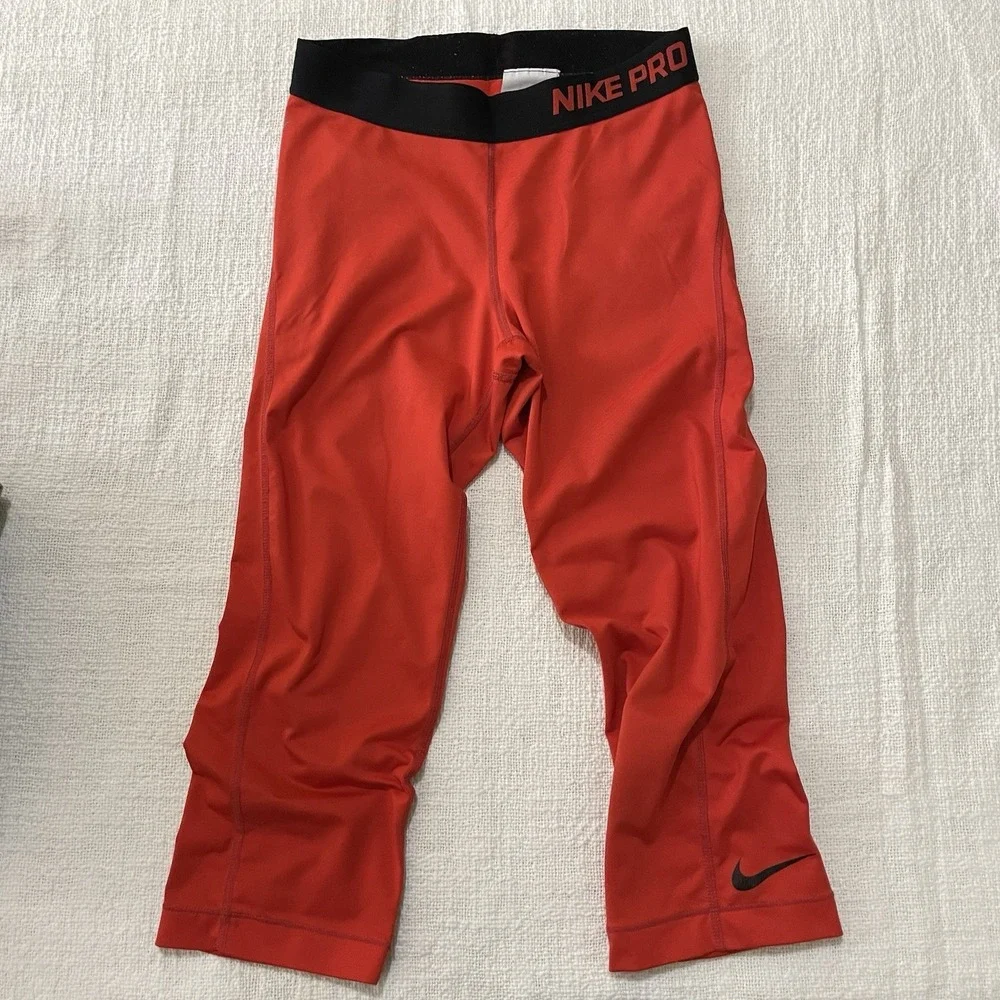 Nike‎ Pro Dri-Fit Women's Red Small Running Pants Cross Training Pants Capri's